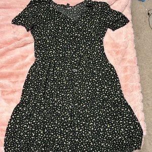 good flow dress, xxs but fits more like a small